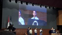 Dalam momen ini, hadir beberapa siswa yang menginspirasi. Salah satunya, siswa asal Papua, Abiro Busup. Berbekal dengan keyakinan spiritual, siswa kelas 8 SLH tersebut telah membuktikan bahwa harapannya yang besar mampu membuatnya berhasil meraih pendidikan yang layak dan keluar dari keterbatasan di daerah asalnya yakni Papua. Foto: Cicin Yulianti/detikcom
