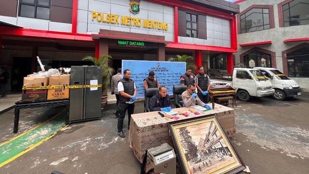 Polisi meringkus 6 orang sindikat pencurian rumah kosong di wilayah Kecamatan Menteng, Jakarta Pusat (Jakpus). Otak pelakunya merupakan mantan penjaga rumah. (dok Istimewa)