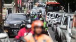 Proyek Galian Bikin Macet Parah, Pengendara Bisa Terjebak Lebih dari Sejam di Veteran Raya