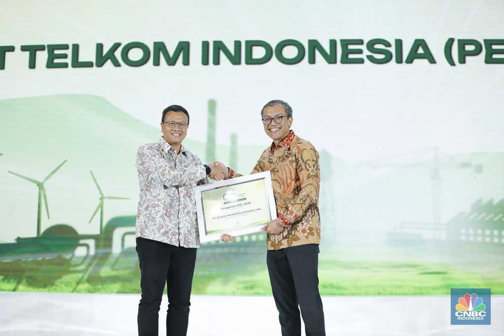 PT Telkom Indonesia (Persero) Tbk meraih anugerah ESG 2026 dalam acara ESG Sutainability Forum 2026 di Jakarta, Selasa (3/2/2026). (CNBC Indonesia Tri Susilo)