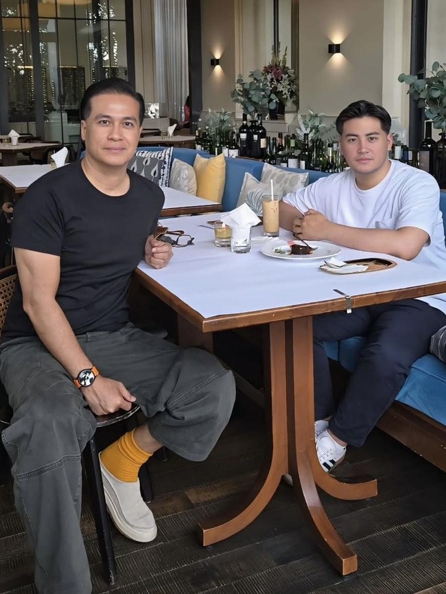 Potret Rafi Anak Adjie Pangestu yang Tak Kalah Ganteng Dari Sang Ayah