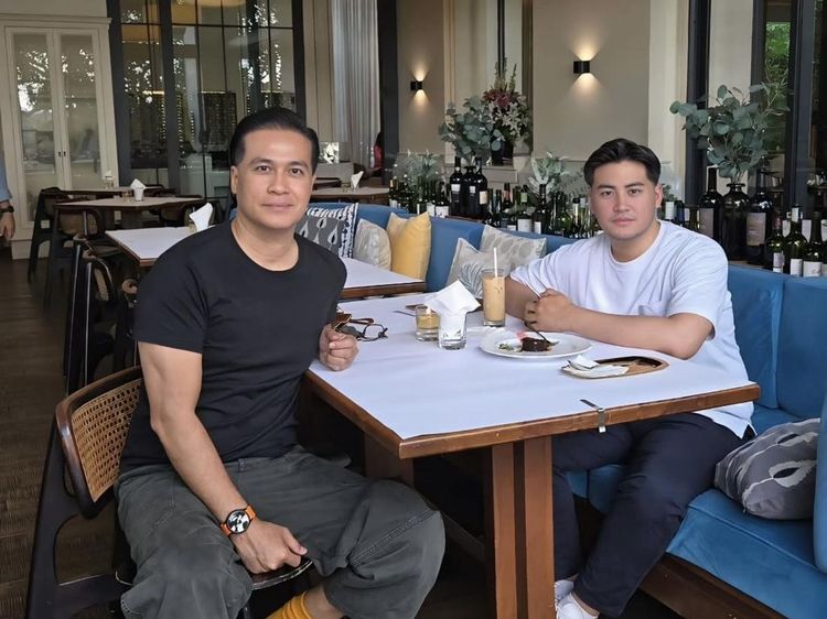 Potret Rafi Anak Adjie Pangestu yang Tak Kalah Ganteng Dari Sang Ayah
