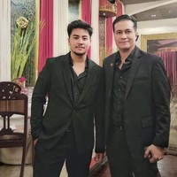 Lahir pada 23 Desember 1999, saat ini Rafi berusia 26 tahun. Paras tampannya seringkali ikut banjir pujian netizen. Foto: Instagram/@adjiepangestu