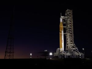 NASA Tunda Misi ke Bulan gara-gara Kebocoran