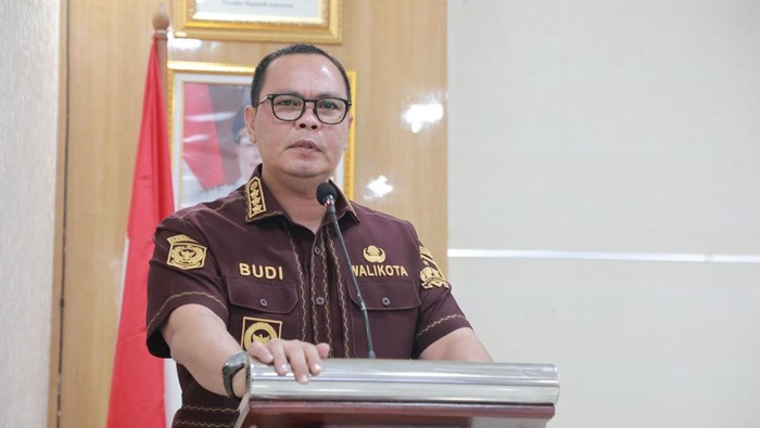 Walkot Serang Tegur Camat gegara Pergi Saat Kepala Bapenda Datang