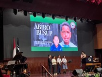 Tak Pernah Telat Meski Jalan Berjam-jam, Kisah Haru Siswa Papua Pedalaman