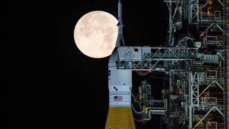 NASA Izinkan Astronaut Bawa HP ke Bulan untuk Pertama Kalinya