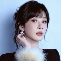 Di posisi delapan aktris China populer awal tahun ini adalah Yang Zi. Perempuan kelahiran 1992 ini memulai karier aktingnya sejak 2005 lewat sitcom Home with Kids. Yang Zi kemudian berhasil meraih popularitas berkat drama Go Go Squid dan membuat namanya menang sebagai Aktris Terbaik Huading Award 26th. Foto: Dok. Weibo, Instagram