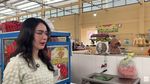 Serunya Arumi Bachsin saat Belanja Bumbu dan Daging di Pasar Tradisional