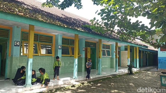 KDMP Dibangun di Lingkungan SD Blitar, Sebagian Ortu Siswa Keberatan
