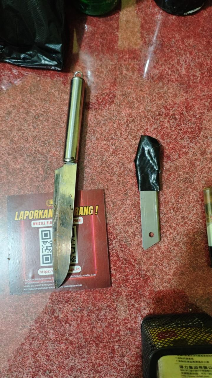 Barang bukti ditemukan dari siswa SMP yang lempar molotov di Kalbar (dok. Istimewa)