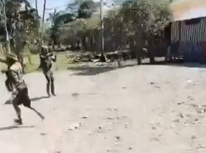 Video Mencekam Detik-detik KKB Serang SMP di Yahukimo, 1 Orang Tewas