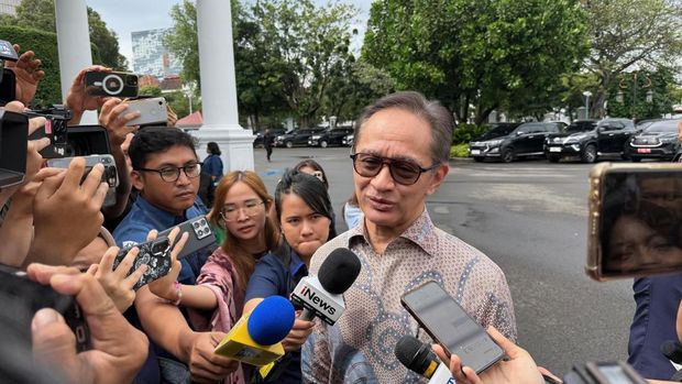 Eks Menlu Marty Natalegawa-Retno Marsudi Tiba Istana Mantan Menteri Luar Negeri (Menlu) Marty Natalegawa dan Retno Marsudi tiba di Istana Kepresidenan Jakarta, Rabu (4/2/2026), jelang pertemuan dengan Presiden Prabowo Subianto.