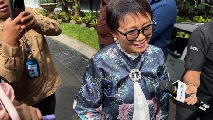 Diundang Prabowo, Eks Menlu Marty Natalegawa-Retno Marsudi Tiba di Istana