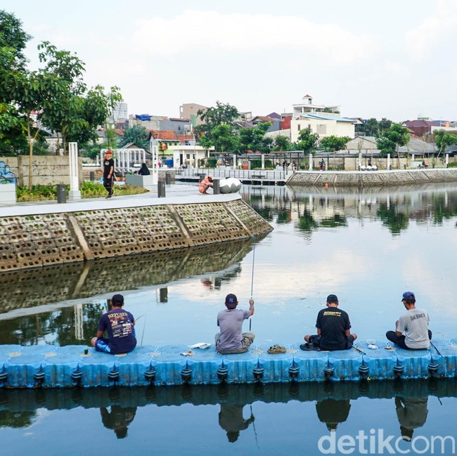 Embung Pekayon Jadi Ruang Hijau Favorit Warga Jakarta Timur