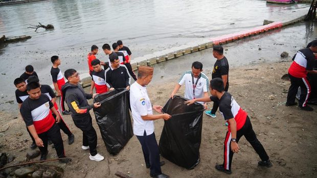 Gubernur Sulsel Andi Sudirman Sulaiman mendorong penanganan sampah melalui Gerakan ASRI sesuai arahan Presiden Prabowo Subianto.