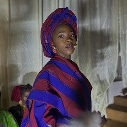 Penyanyi Nigeria Ifunanya Nwangene Meninggal Digigit Ular