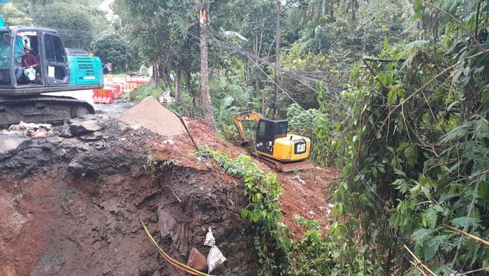 Jembatan di Pandeglang Amblas, Perbaikan Ditarget Beres Sebelum Ramadan - Update 1