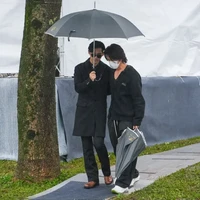 8 Momen Jerry Yan dan Vic Chou Kunjungi Makam dan Patung Barbie Hsu