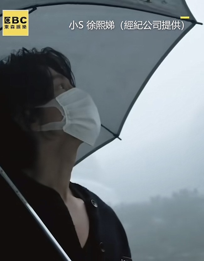 Ekspersi kesedihan Jerry Yan mengundang perhatian dari netizen. Foto: Weibo/Internet