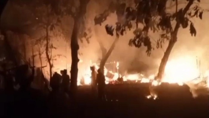 Kandang Ayam di Nguling Pasuruan Terbakar Hebat