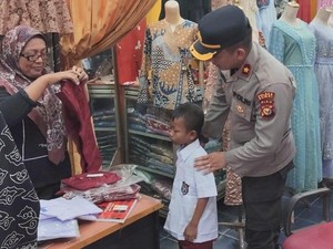 Kisah Azka Bocah Kelas 2 SD di Dumai Riau dan Seragam Barunya