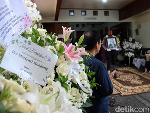 Keluarga Gelar Tahlilan 7 Hari Meninggalnya Eyang Meri Hoegeng