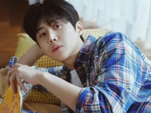 Kamu Gak Sendirian, Kim Seon Ho Juga Kaum Rebahan Kok