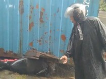 Kontainer Terjatuh dari Truk Timpa Motor di Kawasan Pelabuhan Tanjungmas