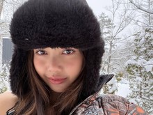 Lisa BLACKPINK Pakai Bikini di Tengah Salju, Netizen Ramai-ramai Kasih Api