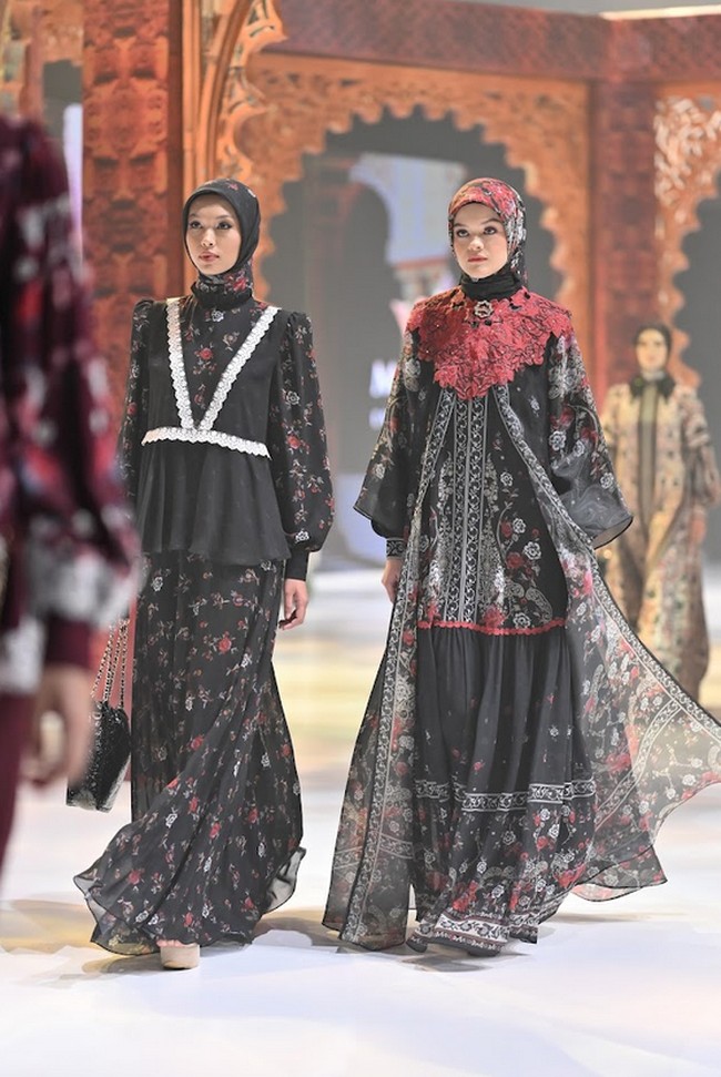 Koleksi ini mencakup beragam item seperti blouse, dress, one set, outer, skirt, pants, hingga hijab.  Foto: Dok. Mandjha Ivan Gunawan.