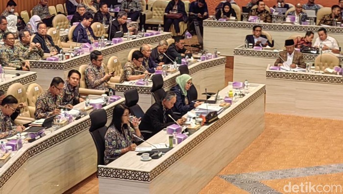 Menteri PU Minta Tambah Anggaran Rp 37 T buat Bangun Jalan-Sekolah Rakyat