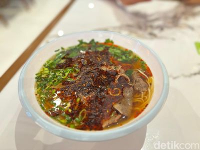 Halal! Jajan Mie China Autentik yang Kenyal di Chinatown Singapura