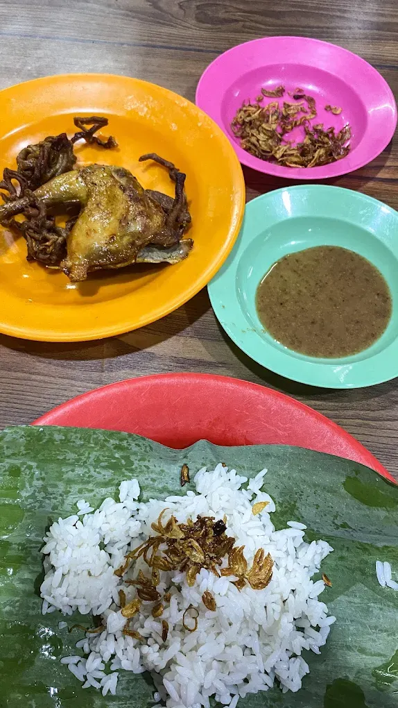 Nasi uduk original Betawi di Jakarta.
