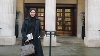 Oki Setiana Dewi merupakan sosok aktris yang begitu peduli dengan pendidikan. Beberapa tahun terakhir dihabiskannya untuk menimba ilmu di Universitas Al-Azhar Mesir. Foto: Instagram/okisetianadewi
