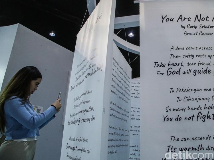 Peringati Hari Kanker Sedunia, Penyintas Berbagi Lewat Karya Seni