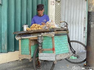 Kisah Sakir, Pedagang Tahu Tiap Hari PP Surabaya-Jombang Demi Rezeki
