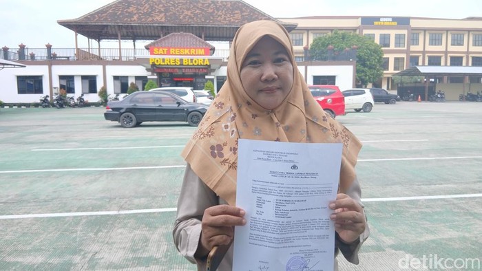 Perwakilan komunitas pecinta kucing atau CLOW Solo, Yuli Darmijati Marjamah (Hening Yulia) saat ditemui di Mapolres Blora.