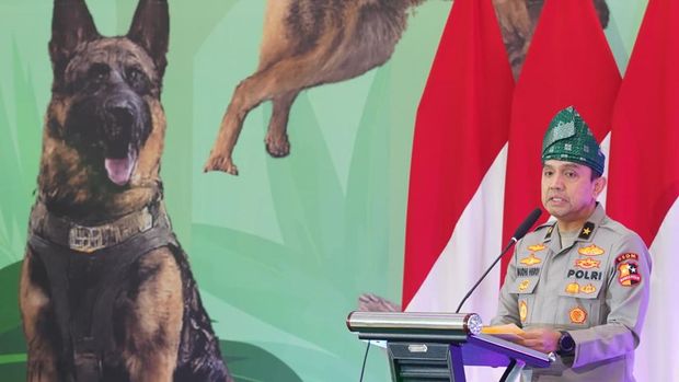 Polda Riau menggelar upacara pemberian medali penghargaan bagi Reno anjing K9, Rabu (4/2/2026).