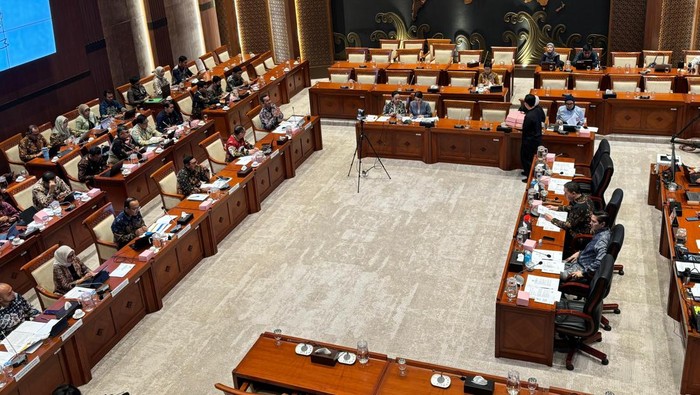 Komdigi Tegaskan: 3 Aplikasi Dilarang, 7 Jadi Perhatian Khusus!