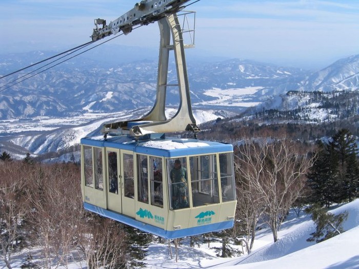 Ranselnya Nyangkut di Kereta Gantung, Turis Wanita Terjebak Sampai Tewas
