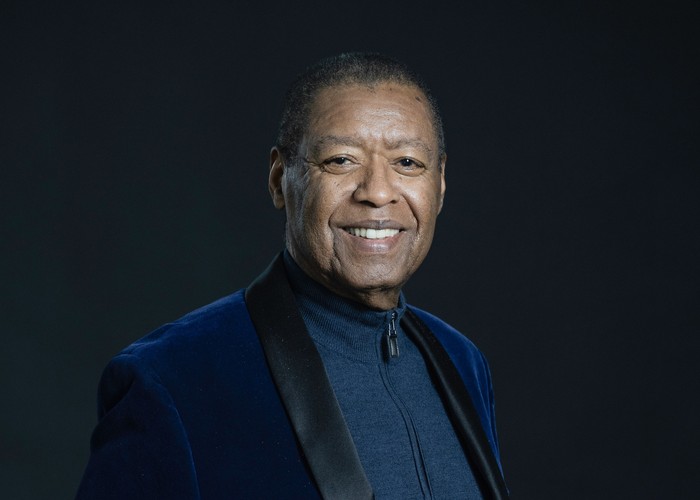 Musisi Gospel Ron Kenoly.