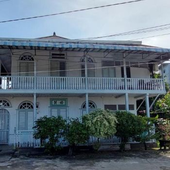 Rumah Tjhia Singkawang. Rumah Tjhia Singkawang.