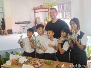 Runner-Up MasterChef Australia 2025 Ajak Siswa Al Izhar Mengenal Jajanan Aussie