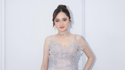 Potret Syifa Hadju Tampil Dreamy Dengan Mini Dress Motif Kupu-kupu, Memukau!