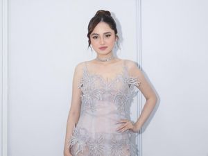 Potret Syifa Hadju Tampil Dreamy Dengan Mini Dress Motif Kupu-kupu, Memukau!