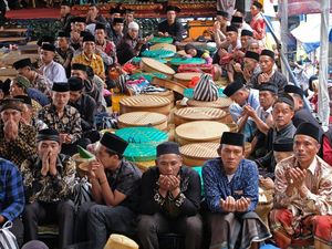 10 Tradisi Masyarakat Jawa Menyambut Ramadan, Ada Nyadran hingga Dugderan