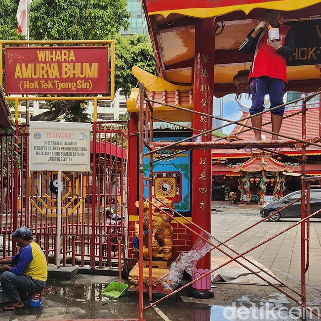 Vihara Bersolek Jelang Imlek Tahun Kuda Api