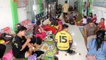 Korban Keracunan Bergelimpangan, Air Infus Bergelantungan