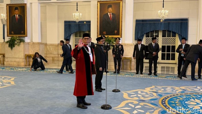 Adies Kadir yang Resmi Jadi Hakim Konstitusi Punya Harta Rp 14,3 M